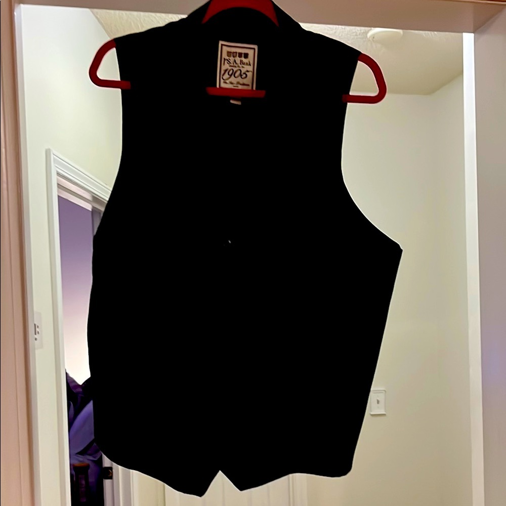 JOS A Banks Men's suit sleeveless vest